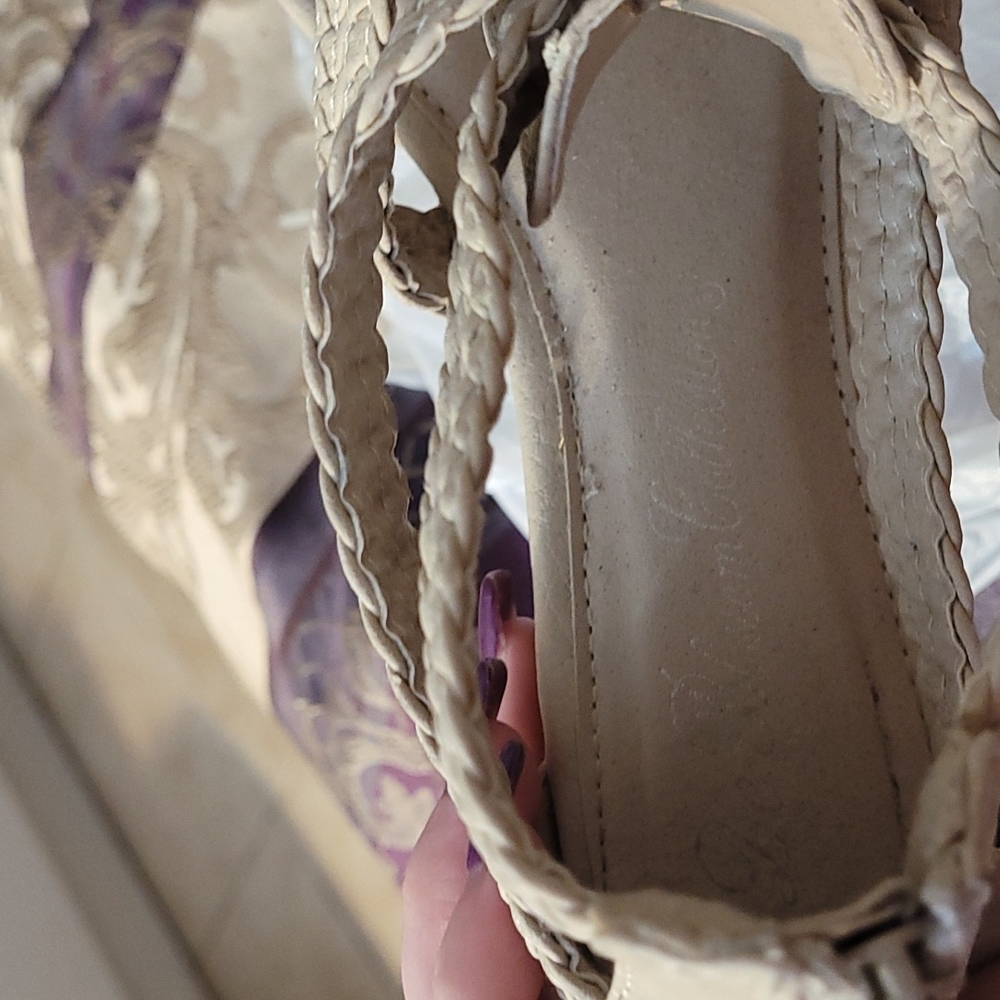 Cream/tan/beige women's sandals size 6 - Picture 5 of 7